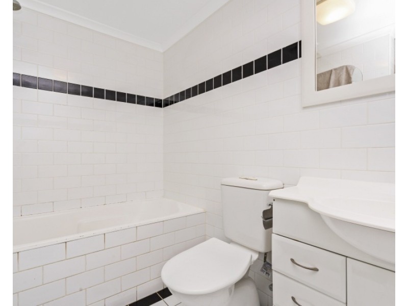 16/3-11 Hawkesbury Avenue, Dee Why NSW 2099