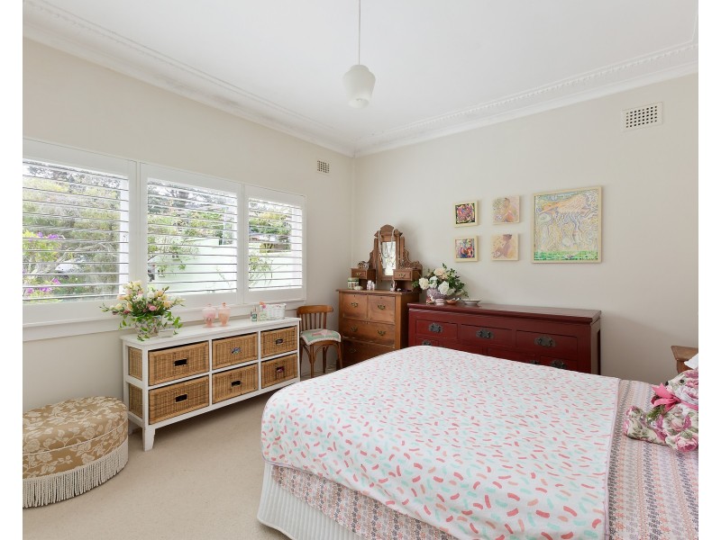 33 Kirkwood Street, Seaforth NSW 2092