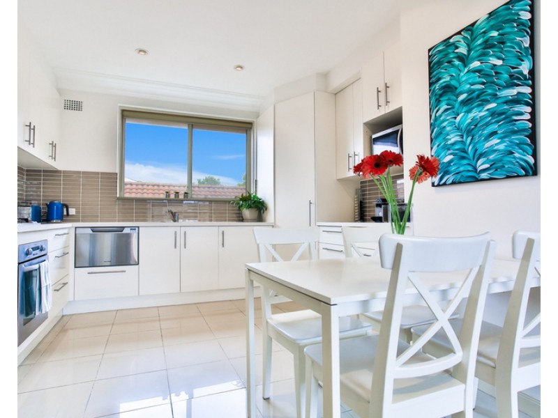 6/26 Kooloora Avenue, Freshwater NSW 2096