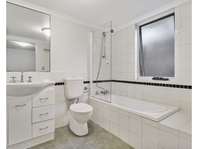 8/4 Campbell Parade, Manly Vale NSW 2093