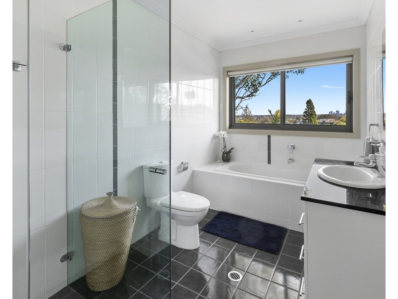 18 Mulgowrie Crescent, Balgowlah Heights NSW 2093