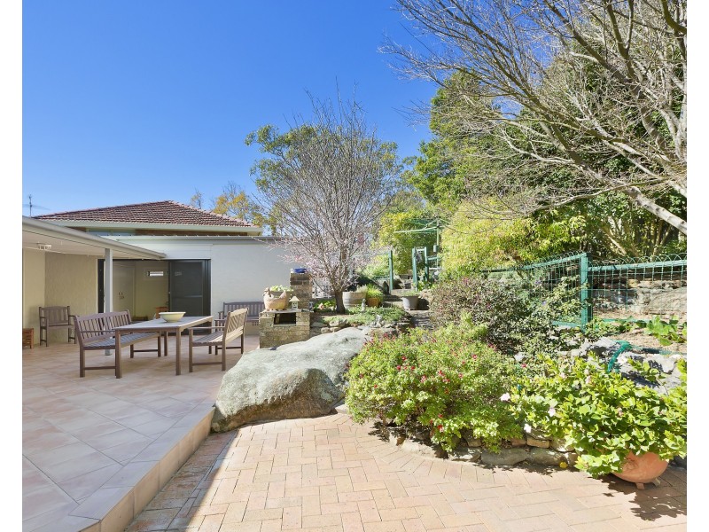 17 Grasmere Crescent, Wheeler Heights NSW 2097