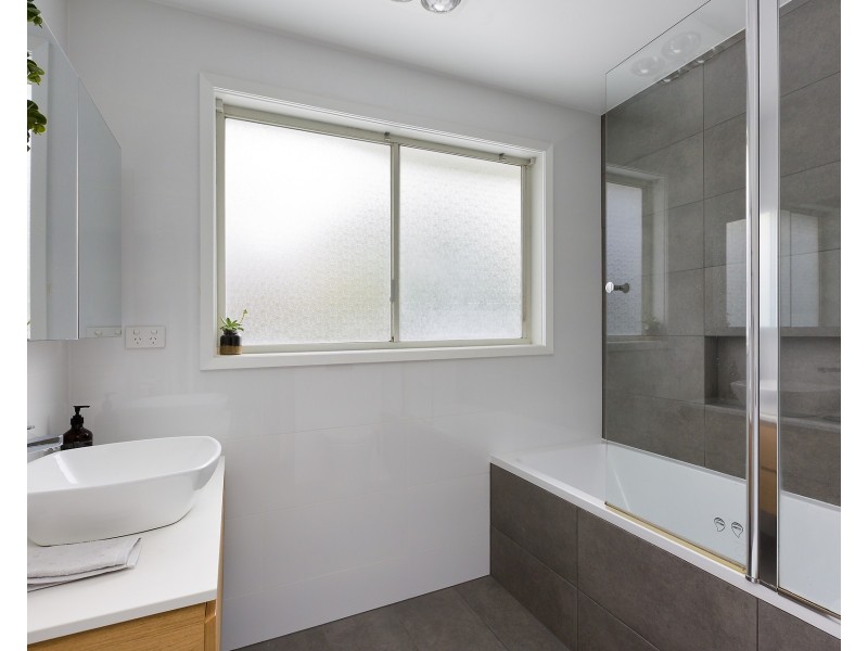 2 Harmston Avenue, Frenchs Forest NSW 2086