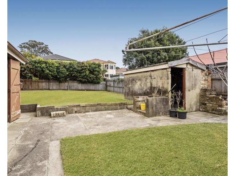 12 Nimbey Avenue, Narraweena NSW 2099