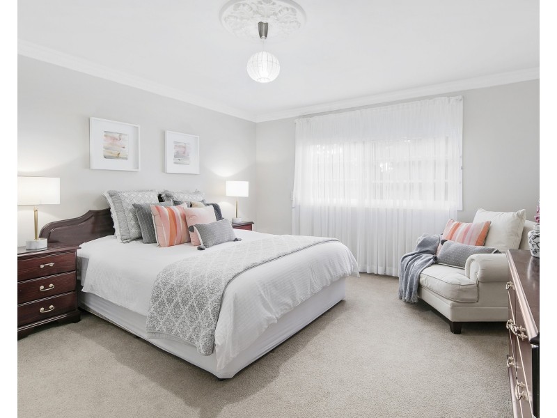 9 Wychwood Place, Castle Hill NSW 2154