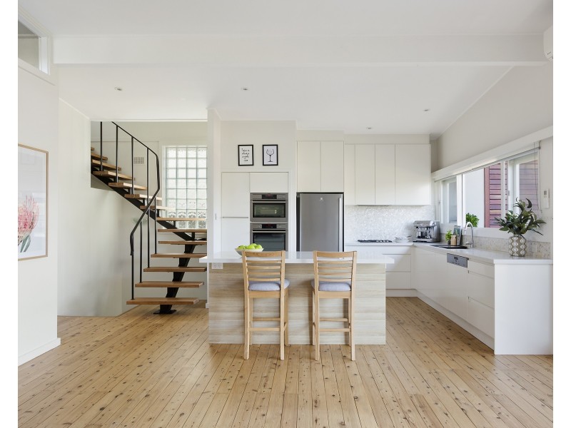 16 Ogilvy Road, Clontarf NSW 2093