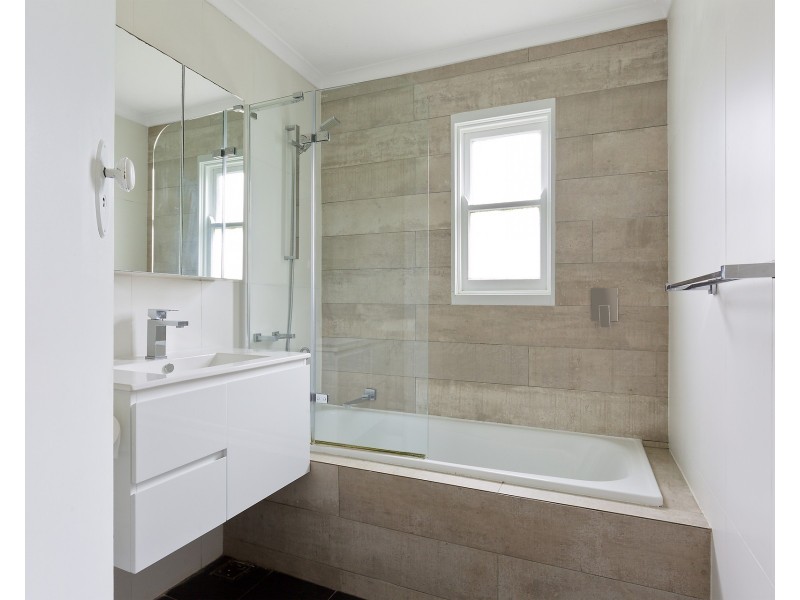 14 Laurie Road, Manly Vale NSW 2093