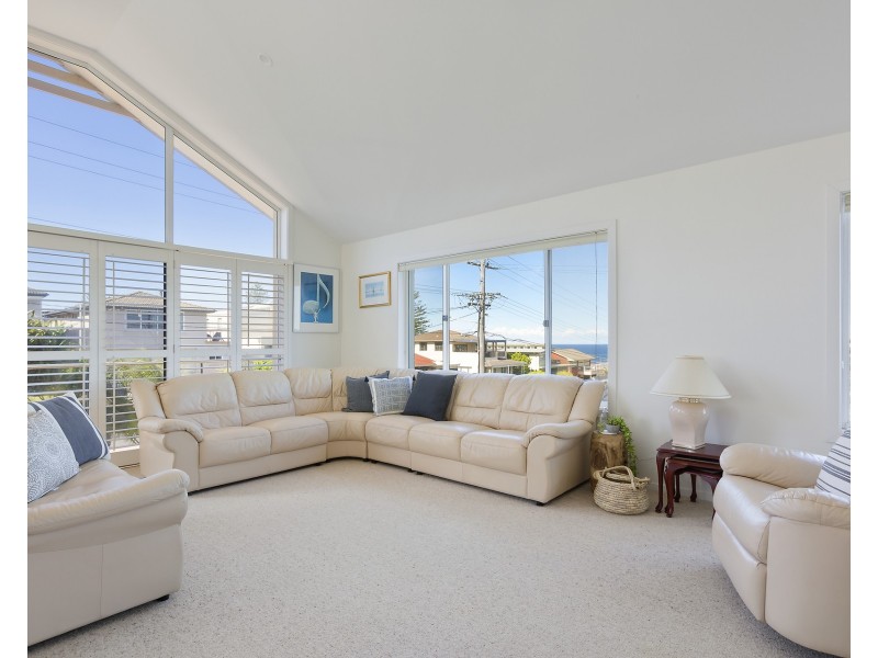 34 Robertson Road, North Curl Curl NSW 2099