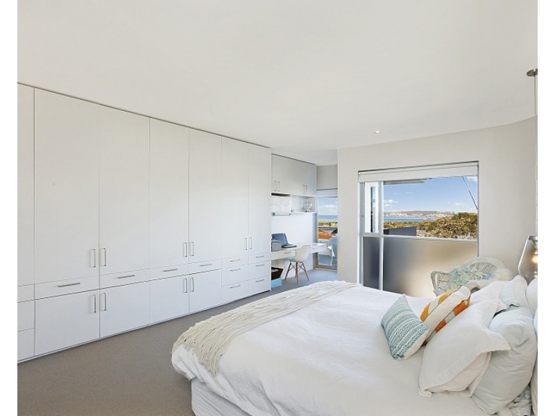 6 Bellevue Parade, North Curl Curl NSW 2099