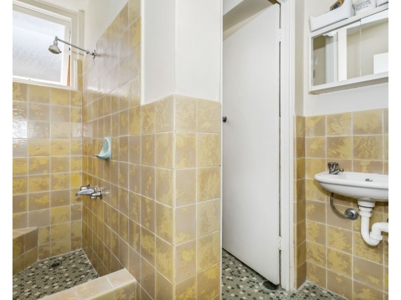 9/8  Campbell Parade, Manly Vale NSW 2093