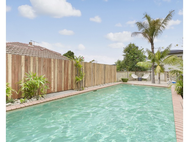 8 Cambridge Avenue, Narraweena NSW 2099