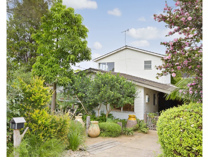 8 Cambridge Avenue, Narraweena NSW 2099