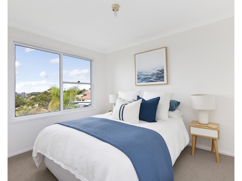 8 Cambridge Avenue, Narraweena NSW 2099