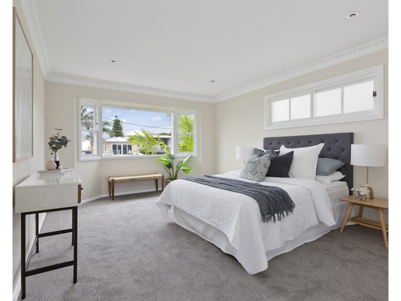 69 Griffin Road, North Curl Curl NSW 2099