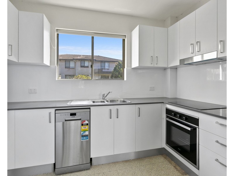 2/125 Oaks Avenue, Dee Why NSW 2099