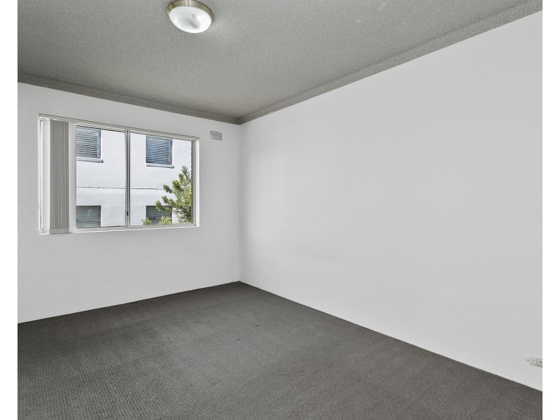 2/125 Oaks Avenue, Dee Why NSW 2099