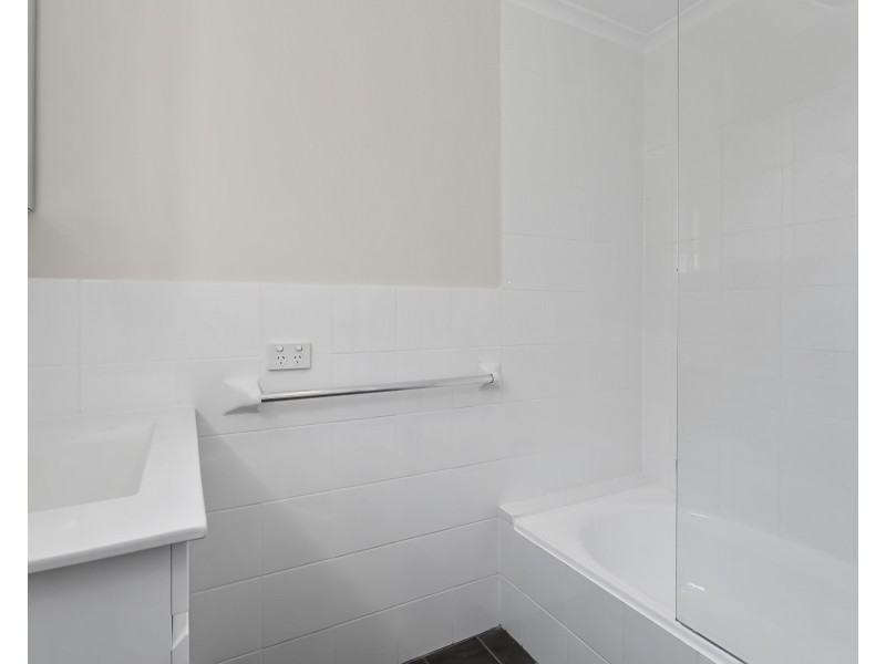 2/125 Oaks Avenue, Dee Why NSW 2099