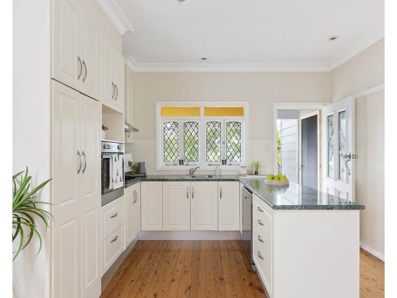 69 Griffin Road, North Curl Curl NSW 2099