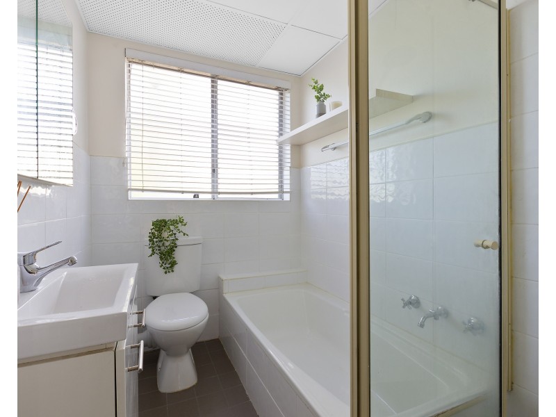 11/80 Wyadra Avenue, Freshwater NSW 2096