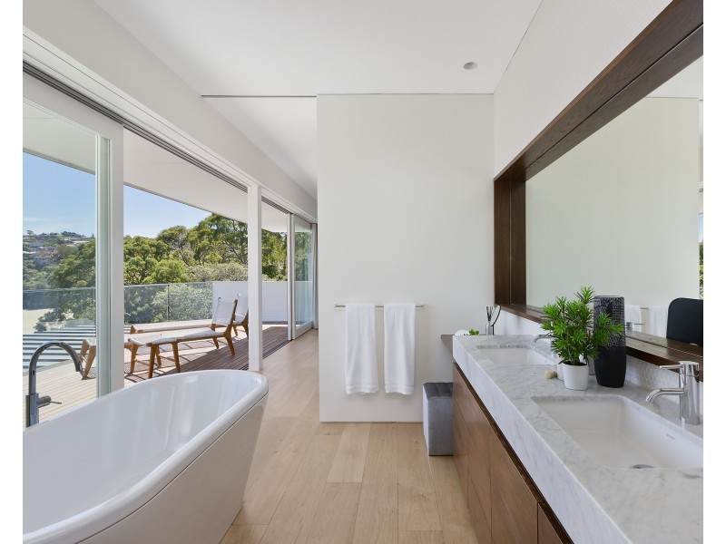 5 Peronne Avenue, Clontarf NSW 2093