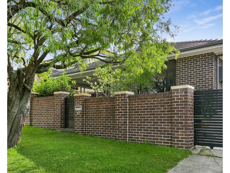 2A Hogarth Avenue, Dee Why NSW 2099