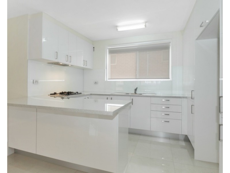 2/26 Kooloora Avenue, Freshwater NSW 2096