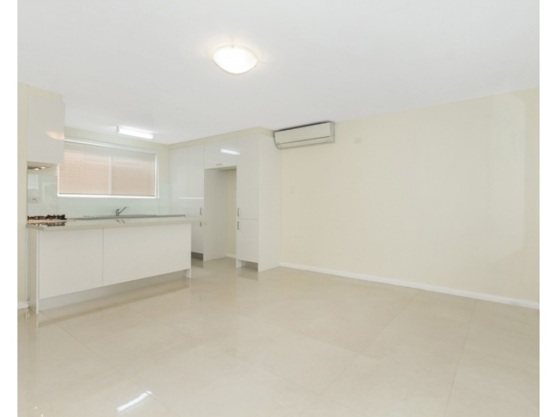 2/26 Kooloora Avenue, Freshwater NSW 2096