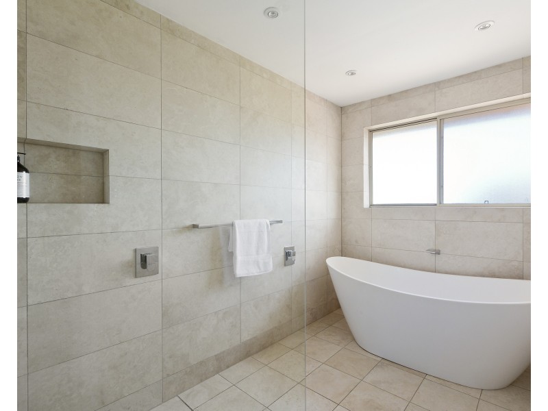 82 Lady Penrhyn Drive, Beacon Hill NSW 2100