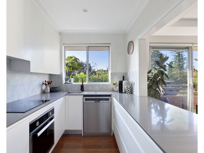 8/2 Robertson Street, Narrabeen NSW 2101