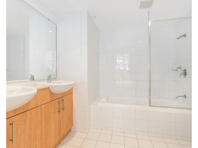 8/19 Sturdee Parade, Dee Why NSW 2099
