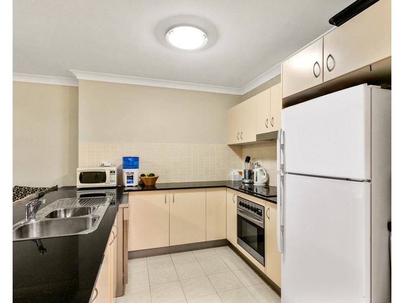 2/43-45 Roseberry Street, Manly Vale NSW 2093