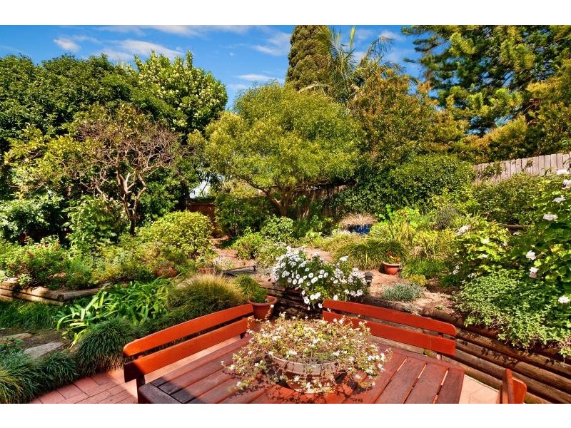 1a MacMillan Street, Seaforth NSW 2092