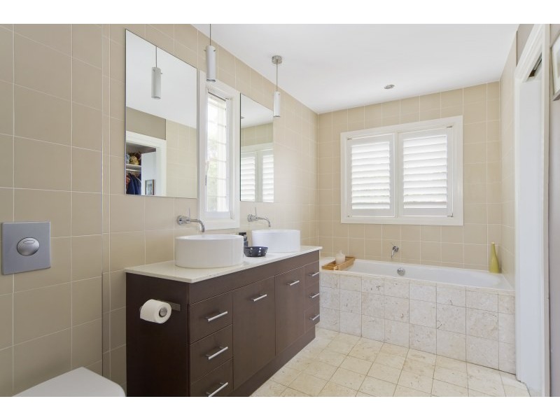 27 Montauban Avenue, Seaforth NSW 2092
