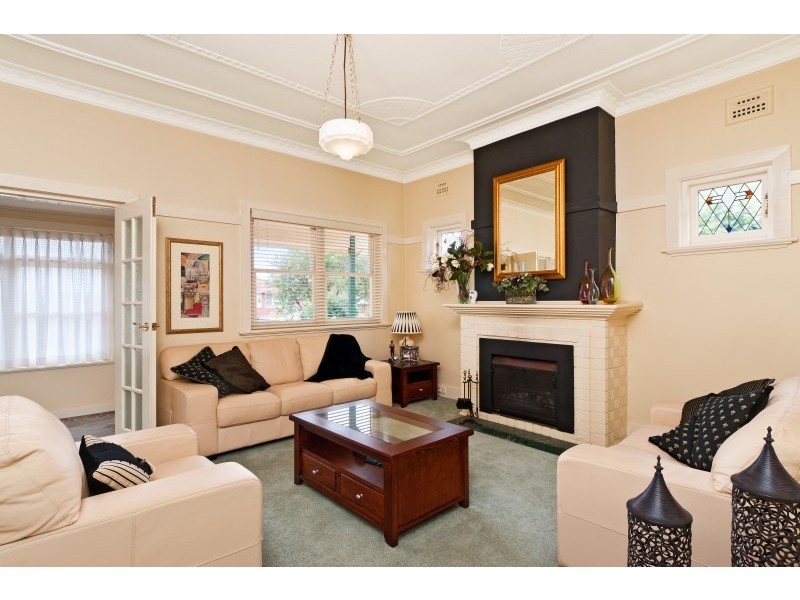 8 Ponsonby Parade, Seaforth NSW 2092