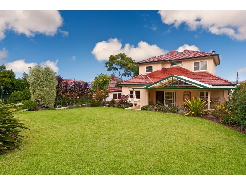 8 Ponsonby Parade, Seaforth NSW 2092