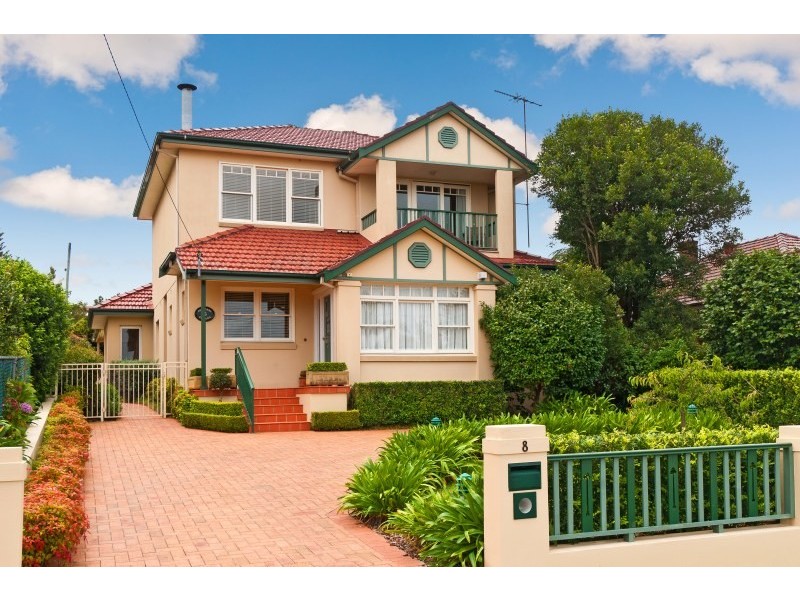 8 Ponsonby Parade, Seaforth NSW 2092