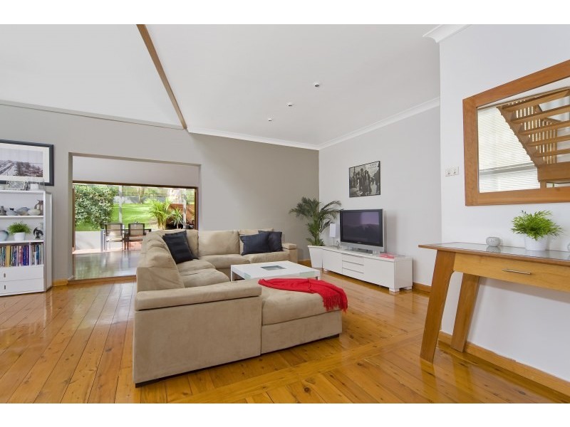 16 Coles Road, Freshwater NSW 2096