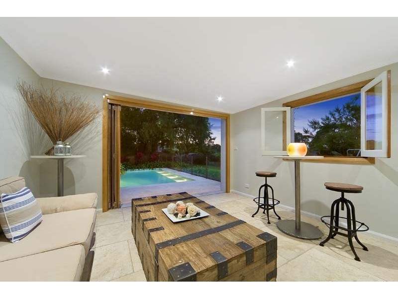 17 Phillip Avenue, Seaforth NSW 2092