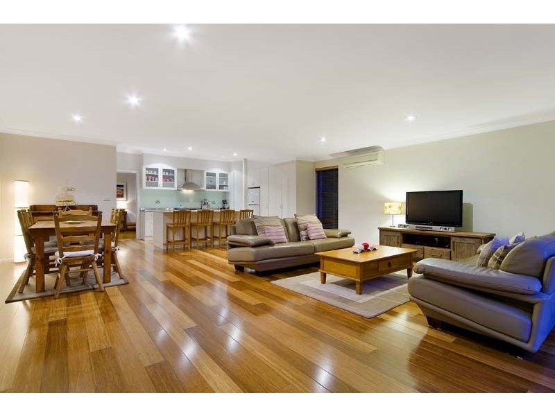 17 Phillip Avenue, Seaforth NSW 2092