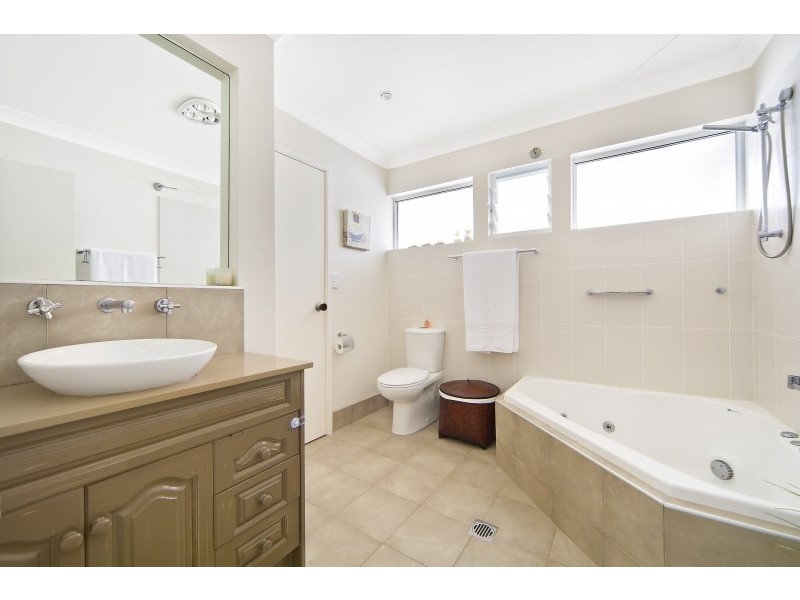 40 Nalya Road, Narraweena NSW 2099