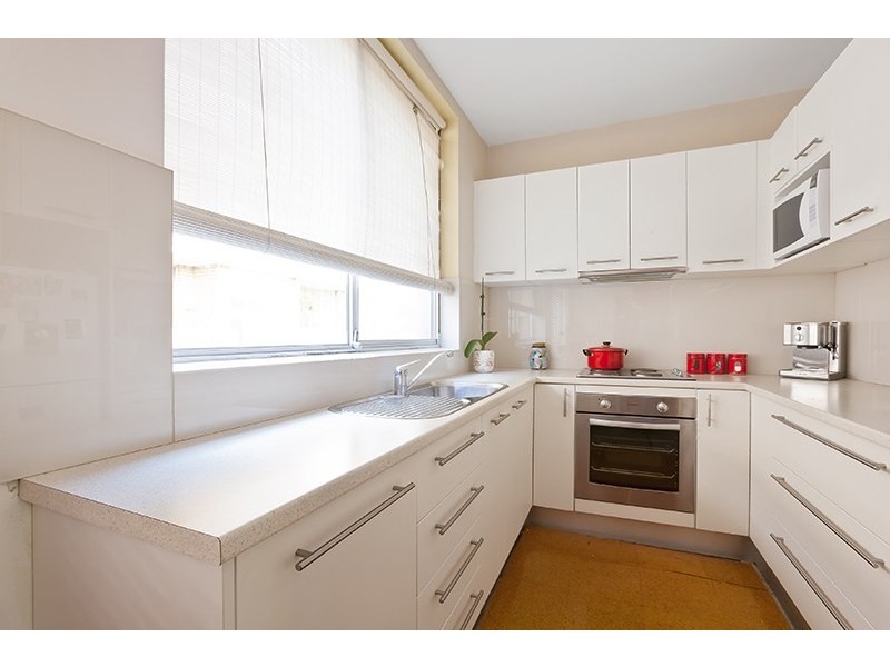 2/2 Holborn Avenue, Dee Why NSW 2099