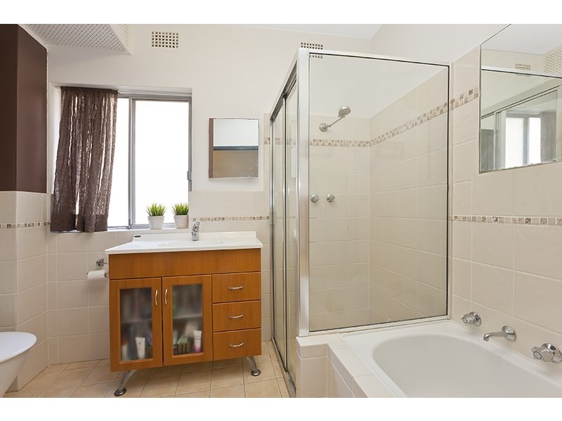 2/2 Holborn Avenue, Dee Why NSW 2099