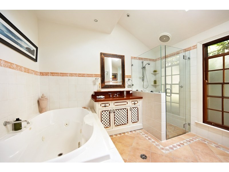 111 Elanora Road, Elanora Heights NSW 2101