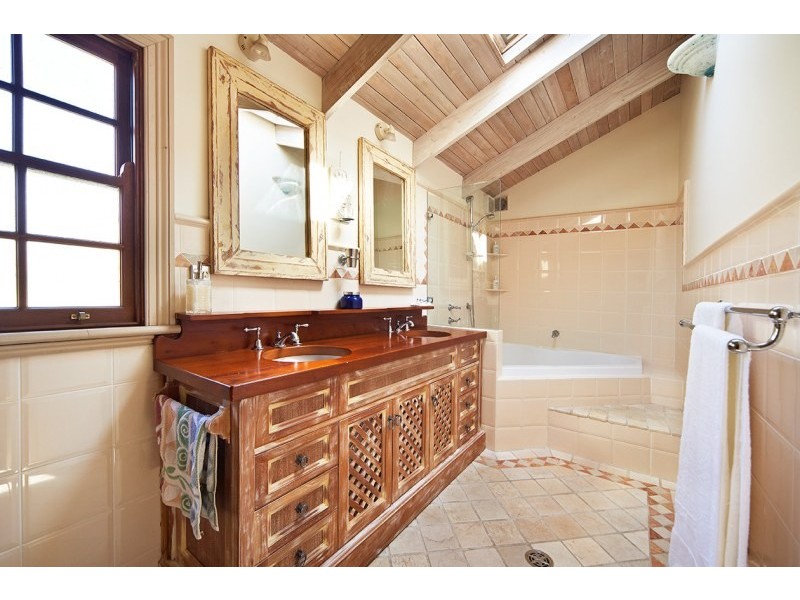 111 Elanora Road, Elanora Heights NSW 2101