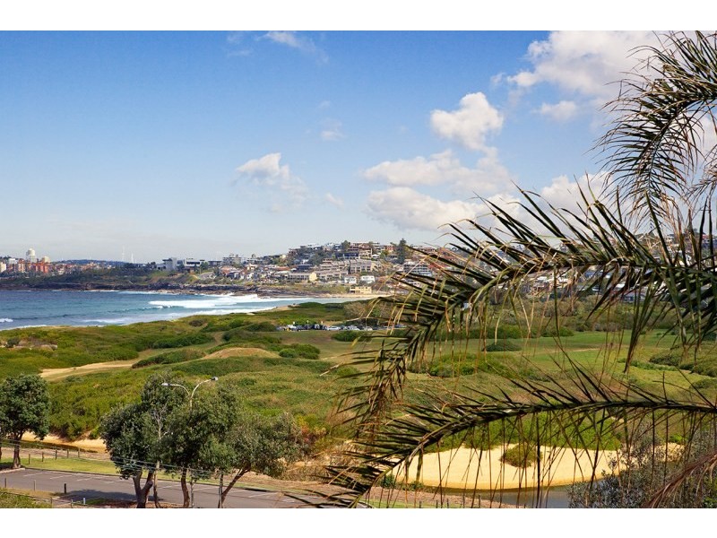 11 Taylor Street, North Curl Curl NSW 2099