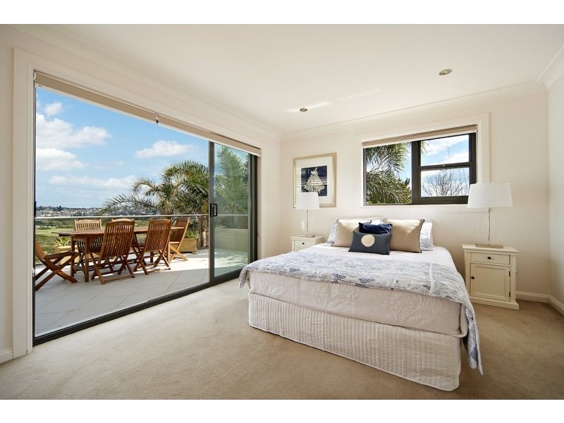 11 Taylor Street, North Curl Curl NSW 2099