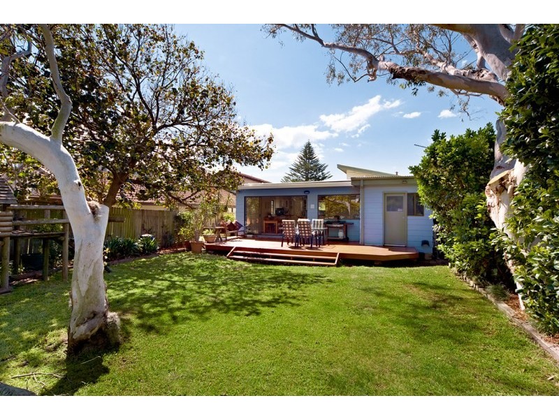 17 Stewart Avenue, Curl Curl NSW 2096