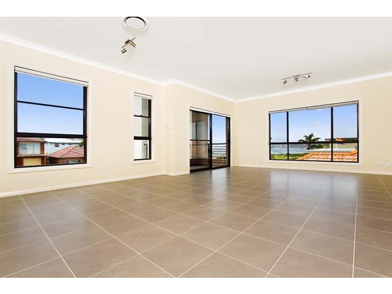 48 Griffin Road, North Curl Curl NSW 2099