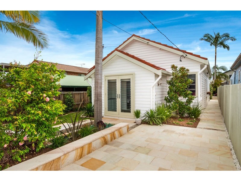 6 Blackwood Road, North Curl Curl NSW 2099