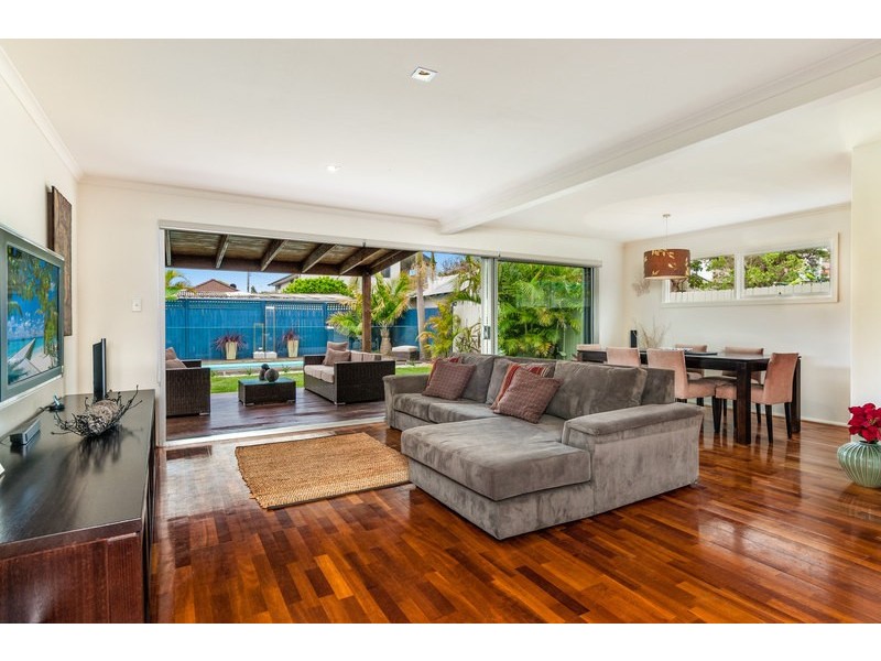 6 Blackwood Road, North Curl Curl NSW 2099